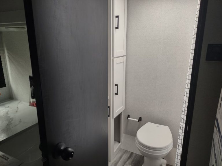 347913