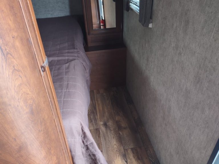 375764
